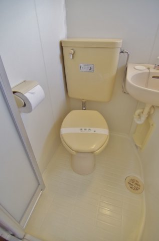 トイレ　写真は別部屋のもの、イメージ