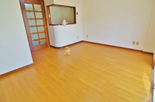 居室・リビング　写真は別部屋のもの、イメージ