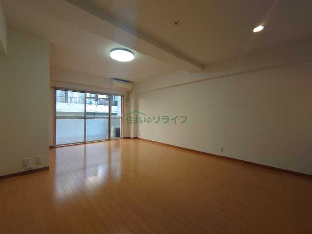居室・リビング　別部屋の参考写真になります。