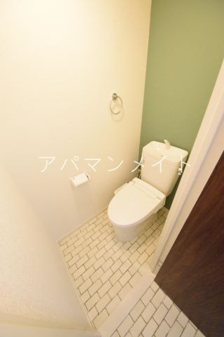 トイレ　ウォシュレット付き