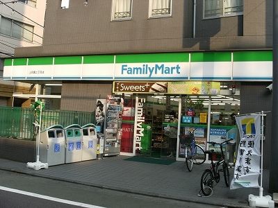 コンビニ　ファミリーマート（コンビニ）まで580m