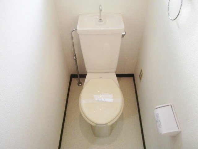 トイレ　※同建物の類似写真となります。