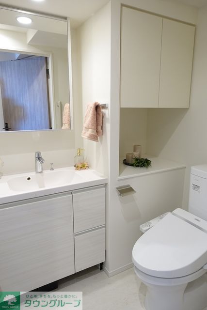 トイレ　※写真は同タイプ住戸です。