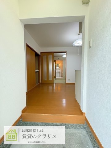 樫原釘貫リフォーム貸家の玄関写真