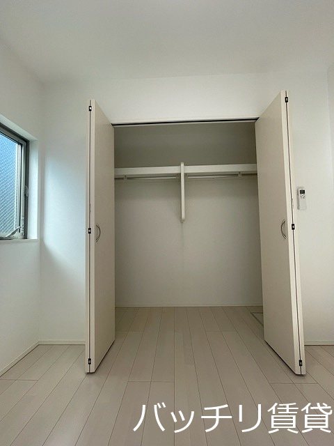 収納　画像は別号室タイプの為、現状を優先致します。