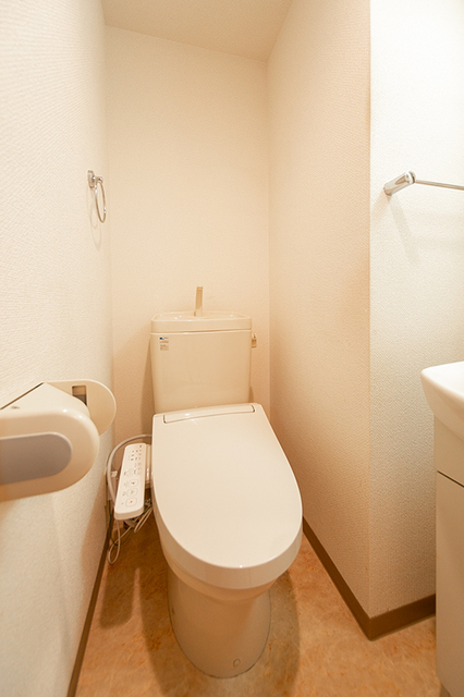 トイレ　※写真は同タイプ住戸です。