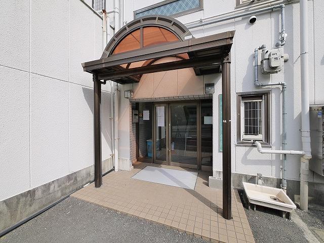 エントランス　清潔なエントランスです
