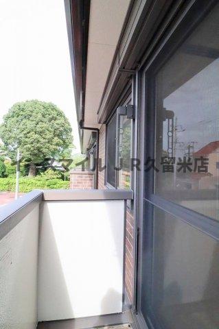 バルコニー　開放的で明るい空間を演出してくれるバルコニーです