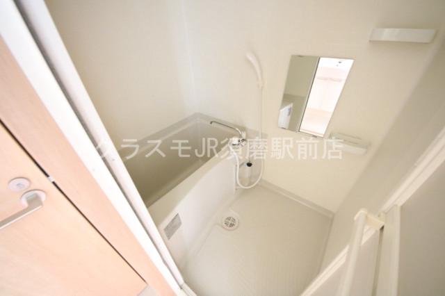 バス・シャワールーム　一日の疲れを洗い流す大切な空間。ゆったりくつろいでください。