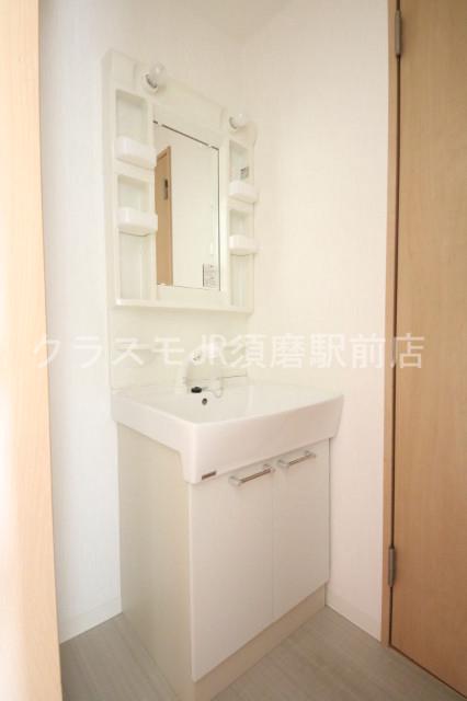 洗面設備　忙しい朝にあなたを手助けしてくれる素敵な洗面台。