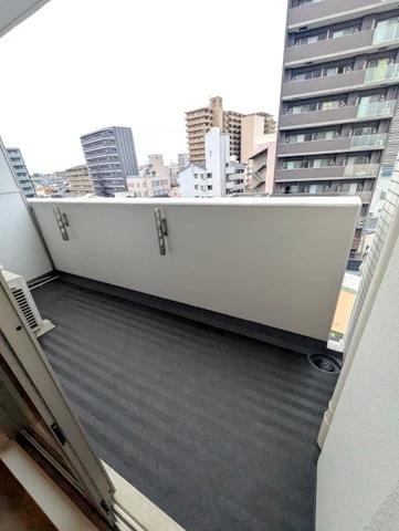 バルコニー　開放的なバルコニー
