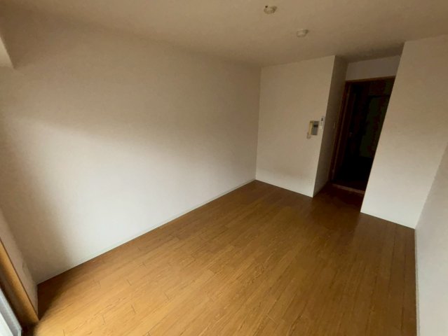 居室・リビング　同物件別部屋写真