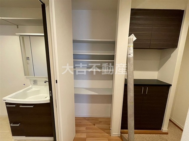 収納　※別部屋の写真です
