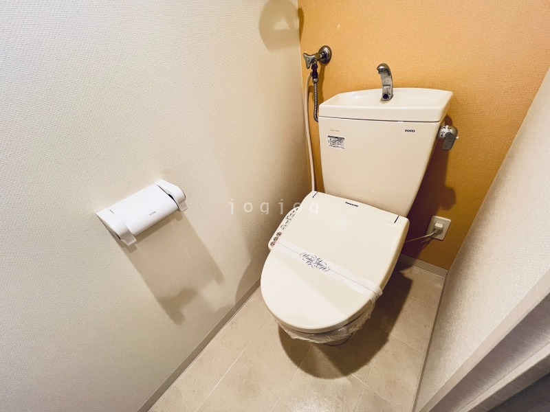 トイレ　温水洗浄便座完備の素敵なトイレです★