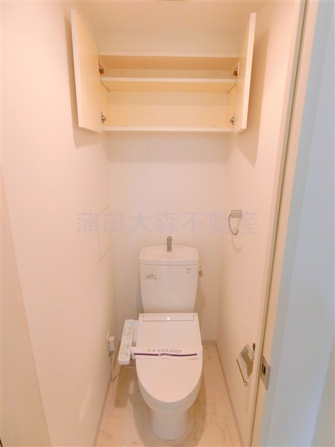 トイレ　トイレ　温水洗浄便座　棚付き