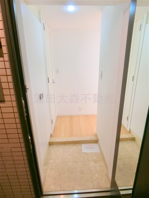 玄関　姿見付きの玄関扉！