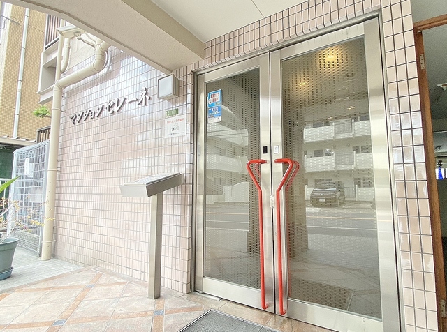 エントランス　オートロックで安心