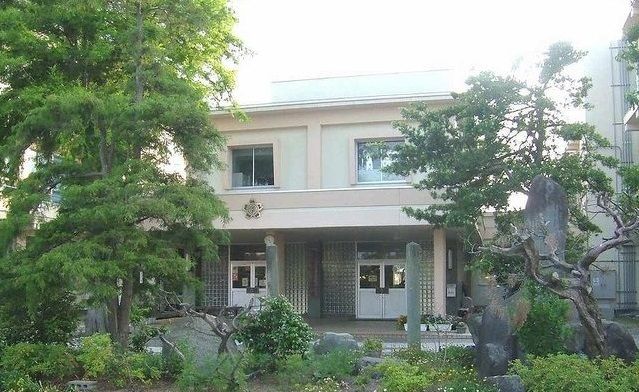 小学校　余子小学校（小学校）まで400m