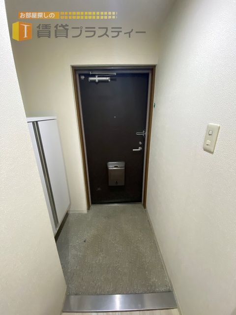 玄関　シューズボックスあります