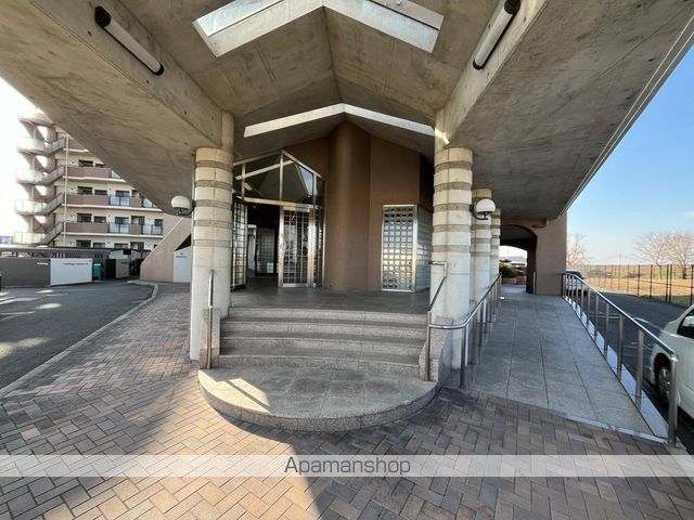 京阪本線 寝屋川市駅 バス乗車時間：12分 最寄りバス停で下車 徒歩3分 9階建 築29年の外観写真