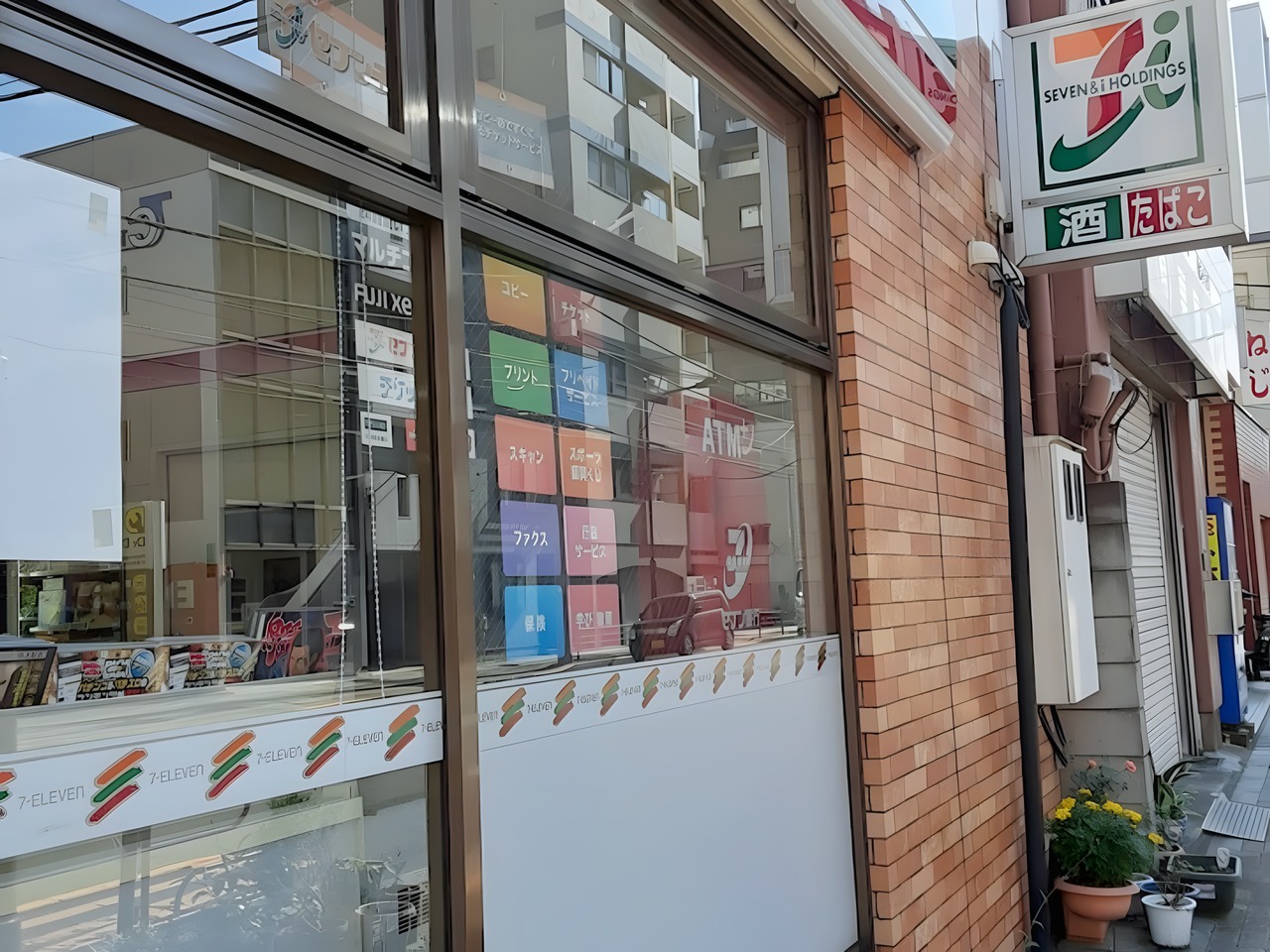 コンビニ　セブン‐イレブン台東下谷３丁目店（コンビニ）まで100m