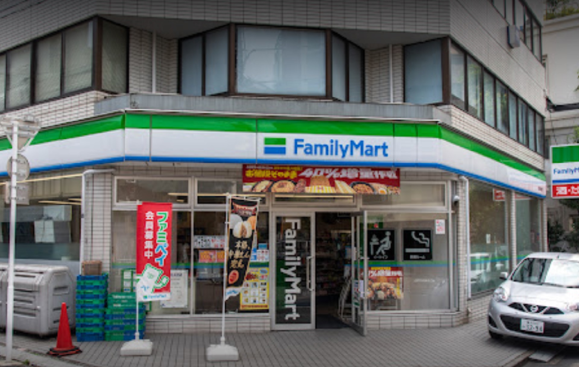 コンビニ　ファミリーマート恵比寿駅南店（コンビニ）まで148m
