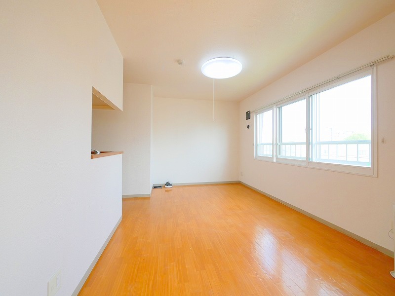 居室・リビング　広々とした使い勝手の良いお部屋です♪