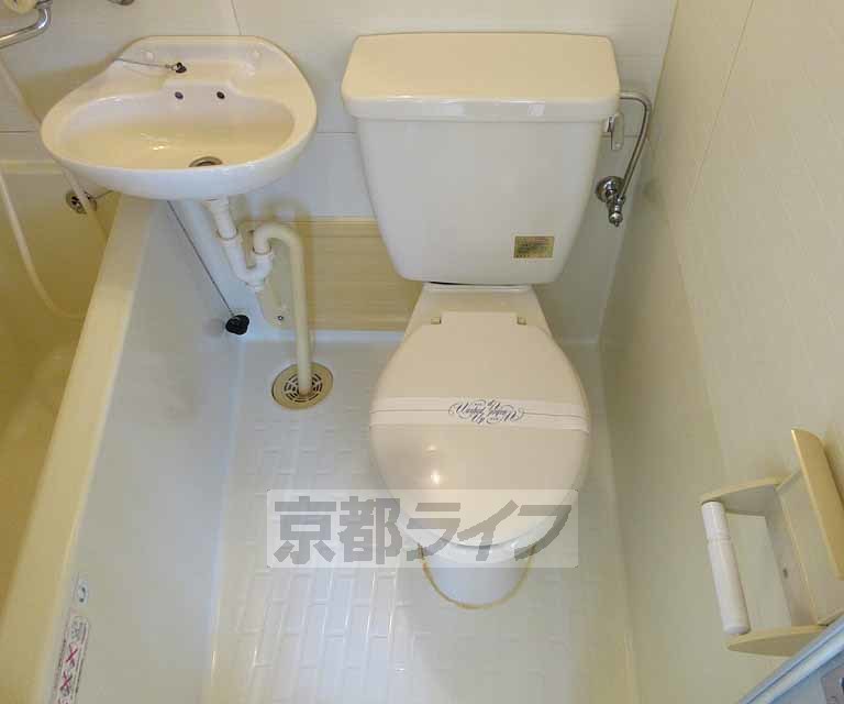 【ハウスパシフィックのトイレ】
