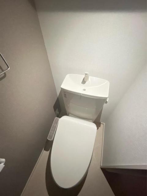 【高松市国分寺町新居のアパートのトイレ】