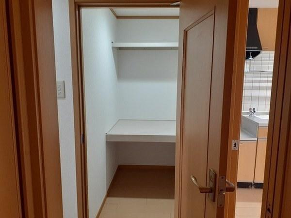 【羽曳野市河原城のマンションの収納】