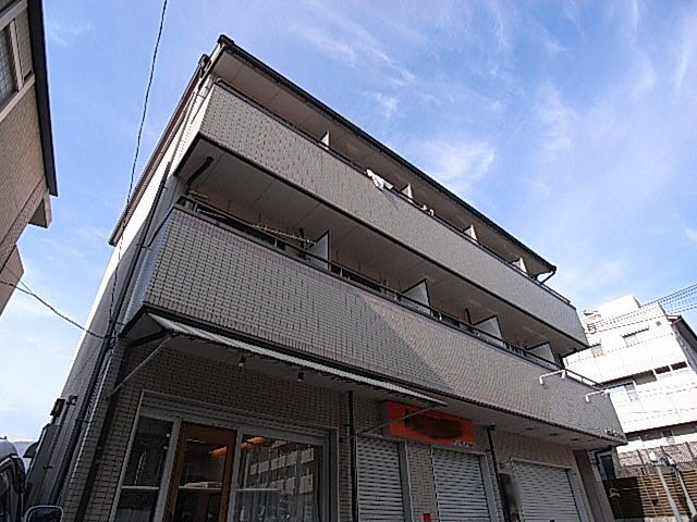 東生駒パンションの建物外観