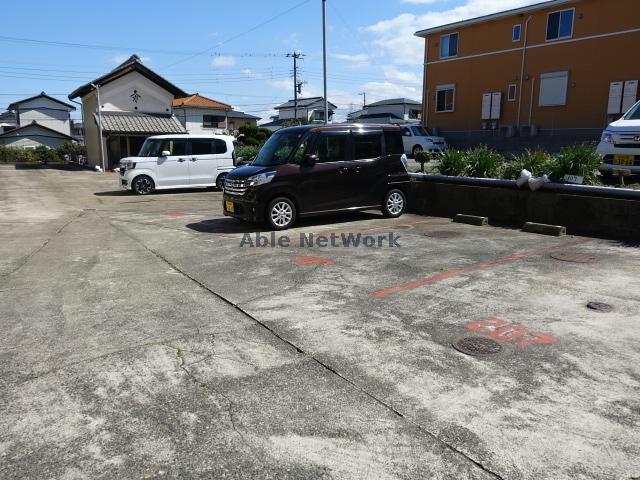 【木更津市畑沢南のアパートの駐車場】