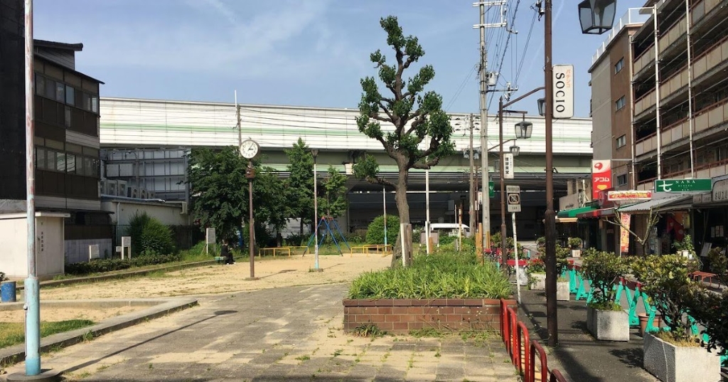 【大阪市淀川区塚本のマンションの公園】