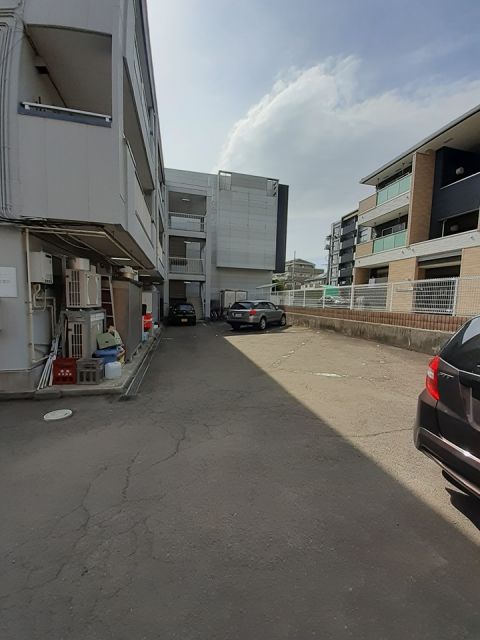【カンフォートハイツ泉の駐車場】
