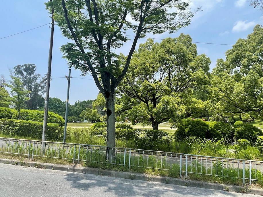 【吹田市上山田のアパートの公園】