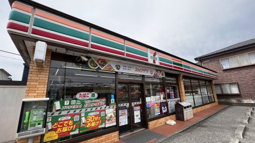 コンビニ　セブンイレブン（コンビニ）まで239m