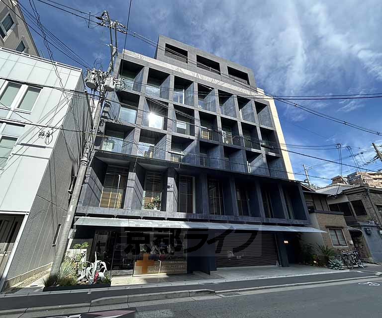 【京都市下京区茶磨屋町のマンションの建物外観】