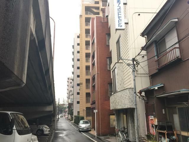 横浜市西区中央のマンションの建物外観