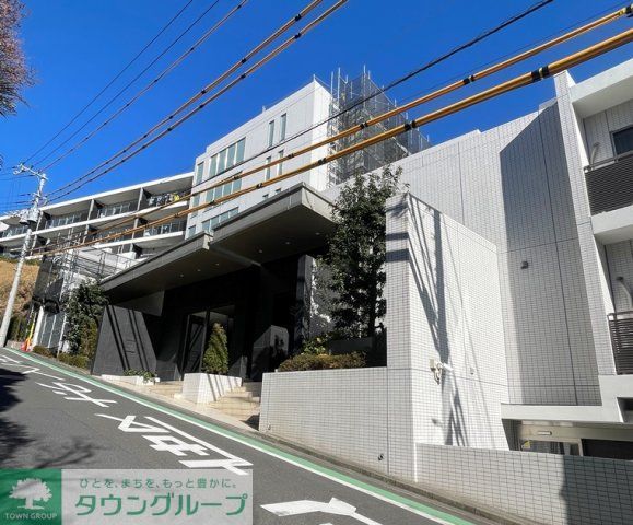 横浜市青葉区藤が丘のマンションの建物外観