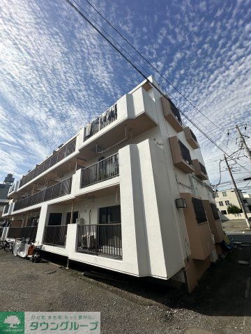 藤沢市鵠沼海岸のアパートの建物外観