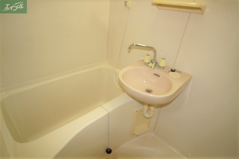 バス・シャワールーム　同タイプのお部屋の画像です