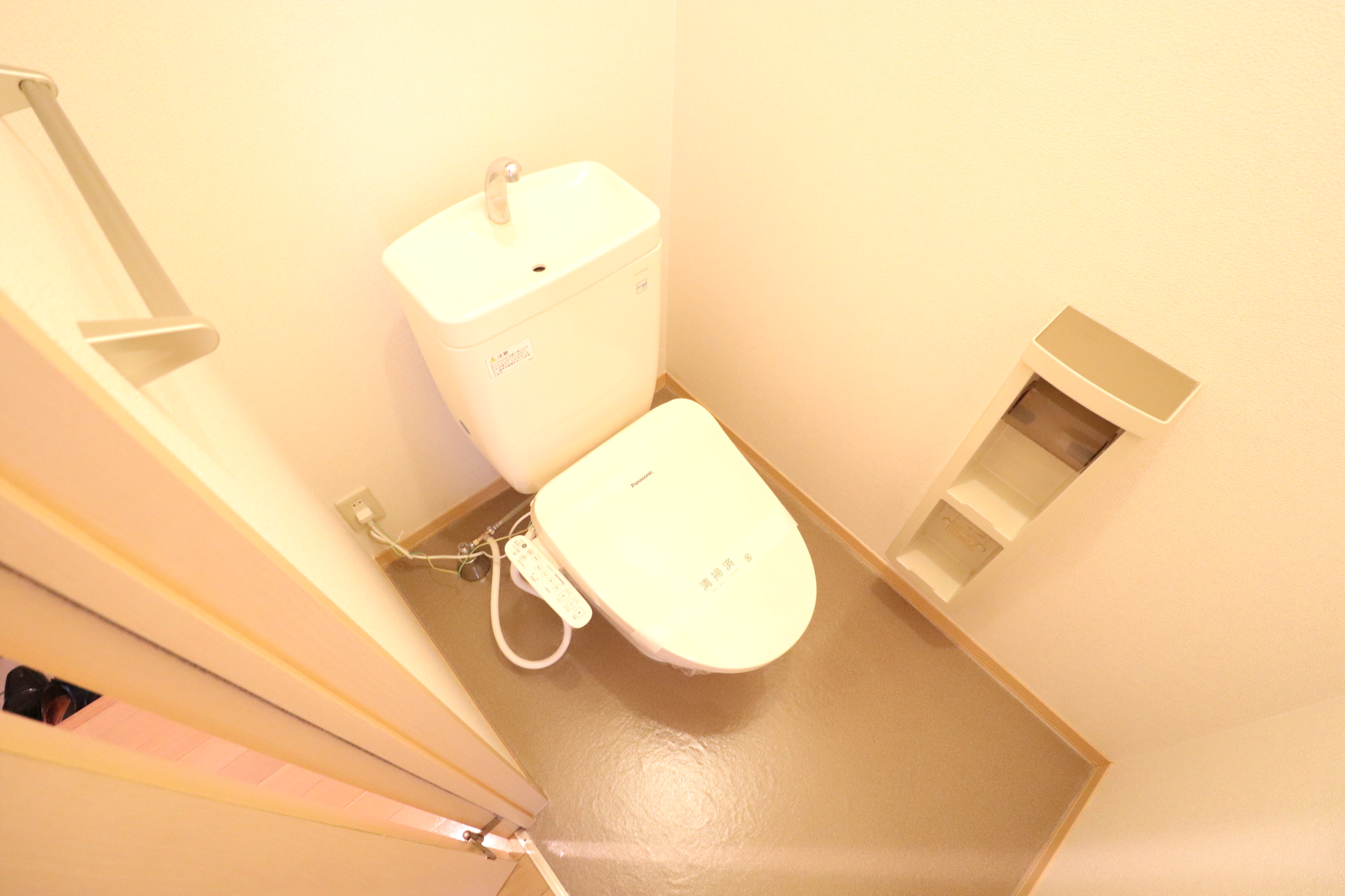 トイレ　温水洗浄便座★