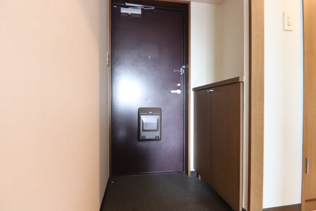 玄関　※別部屋の写真の為、原状優先です。