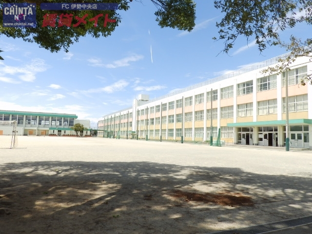 小学校　伊勢市立小俣小学校（小学校）まで800m