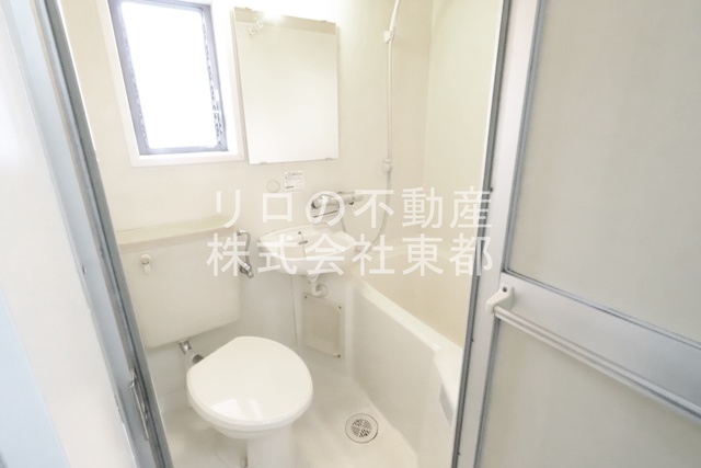 バス・シャワールーム　お掃除がしやすい３点ユニットバスです☆