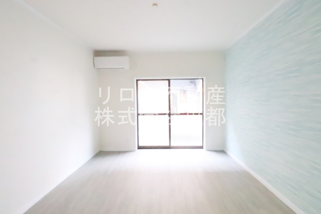 居室・リビング　南西向きなので暖かな日差しが入りますね♪