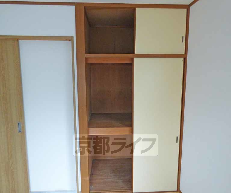 収納　広々とした収納です。