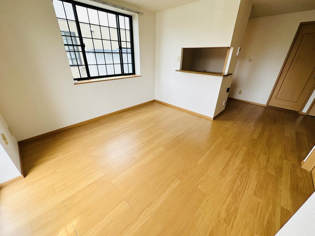 居室・リビング　※画像と反転タイプのお部屋です