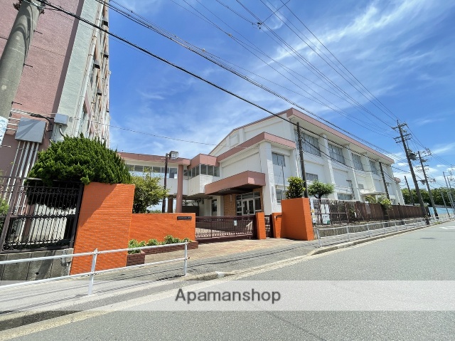 小学校　港西小学校（小学校）まで449m