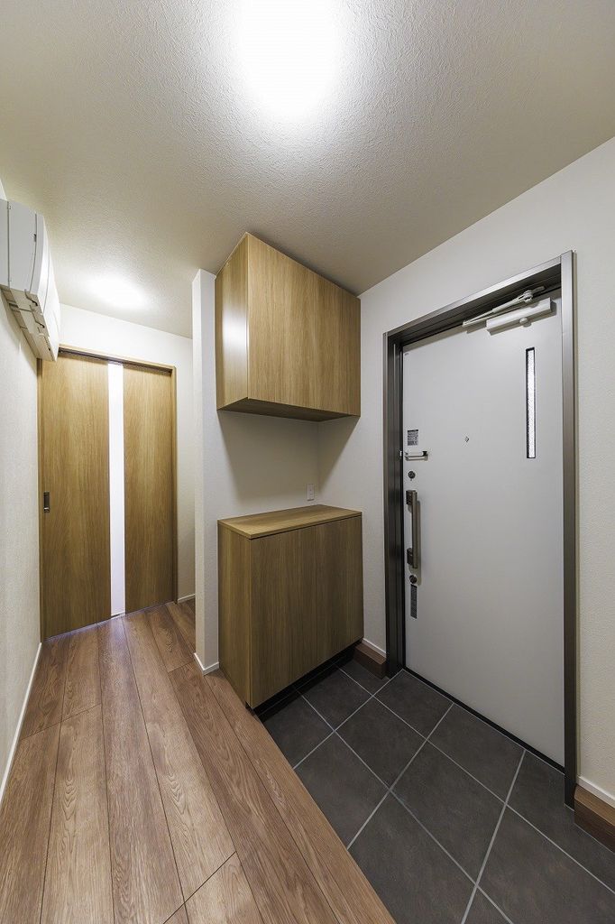 玄関　リビング/居室